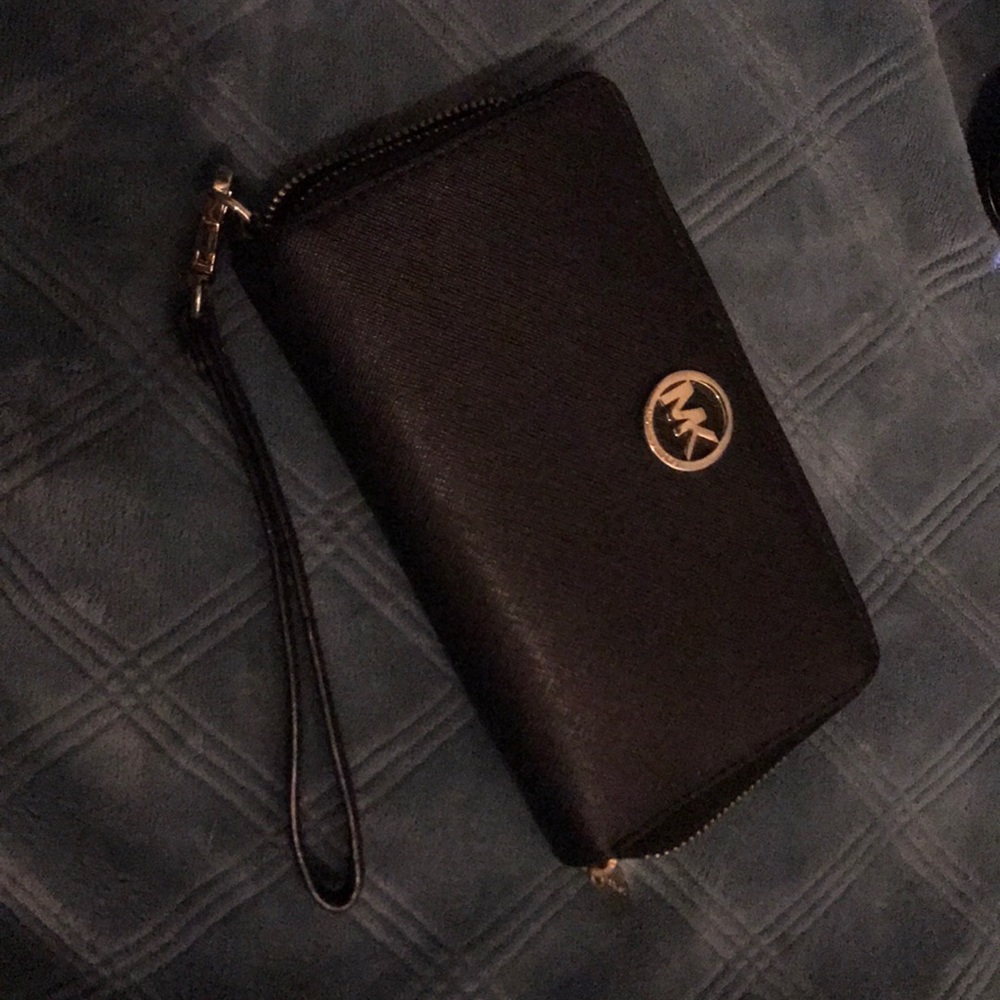 Michael Kors wristlet
